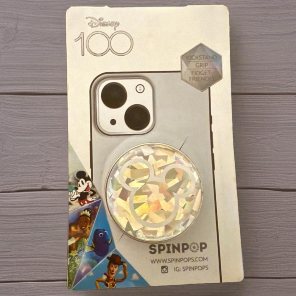 New‎ with tags-Mickey Mouse Spin Pop phone grip